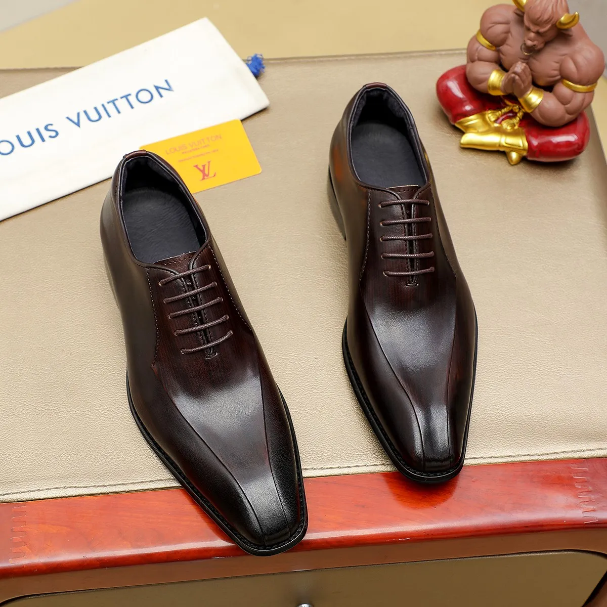 Men's shoes 💰580 💰 Louis Vuitton LV ® Autumn and Winter 🆕 models 🔛Full shoe counter First layer cowhide, 🐂Leather lined casual shoes for men, super soft outsole, essential for driving. Counter synchronization Original first layer cowhide Completely 1:1 mold customization 🌹Top version, 2 colors optional! Number: 38-45 (37.46. Customized)